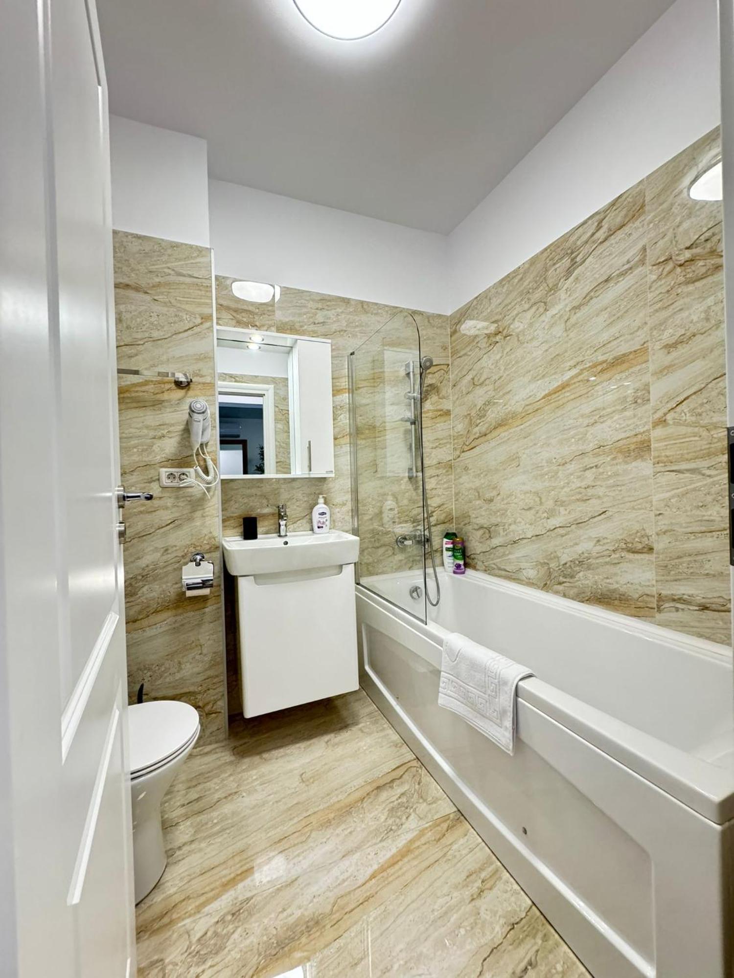 Luxury Glam Apartments Central Adress Bucuresti With Parking 外观 照片